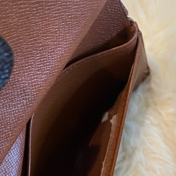 Authentuc Louis Vuitton French wallet - Picture 9 of 12